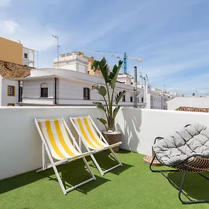Enjoy At Our Fully Equipped 2br Town House, Beach- 1min Holiday home